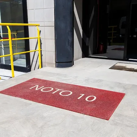 Noto 10 Apartamento *